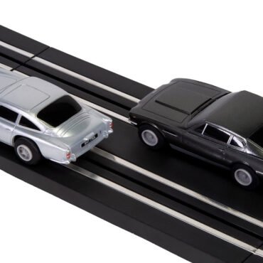 James Bond 007 Race Set - Aston Martin DB5 vs V8 - Micro Scalextric 1/64 Scale
