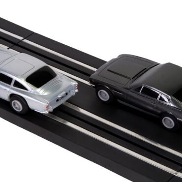 James Bond 007 Race Set - Aston Martin DB5 vs V8 - Micro Scalextric 1/64 Scale