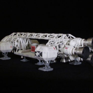 Eagle with Cargo Pod - 22" kit - Space: 1999 from MPC/Round 2